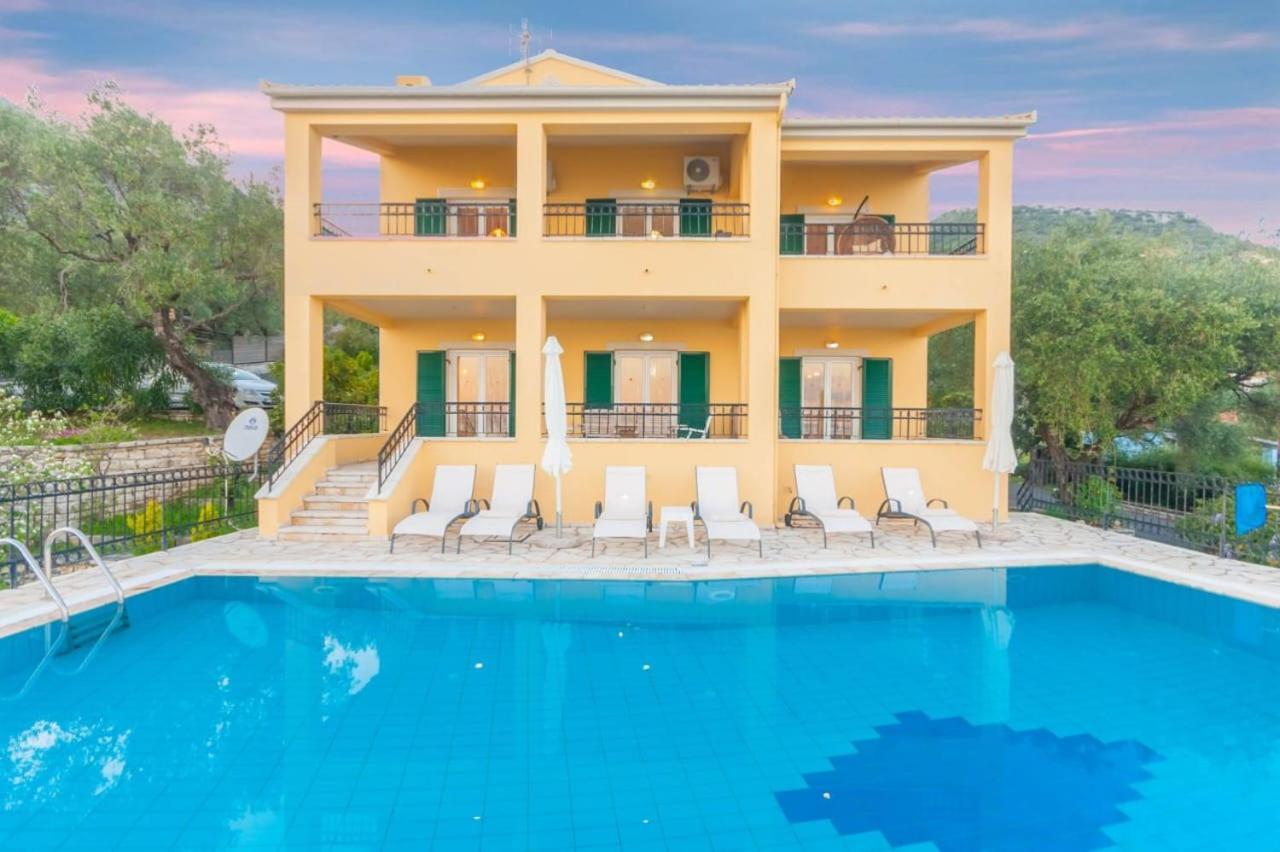 Spyros Villa